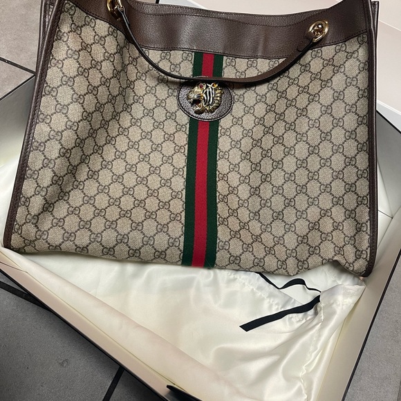 New Gucci bag, once used - Picture 6 of 6